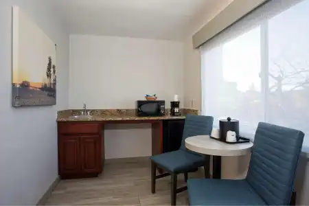 SureStay by Best Western Santa Monica - 77