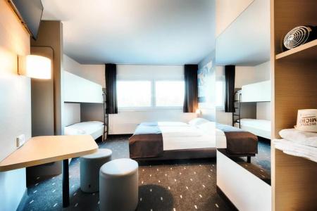 Moxy Berlin Airport - 27
