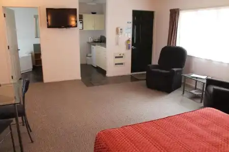 Riverview Motel - 83