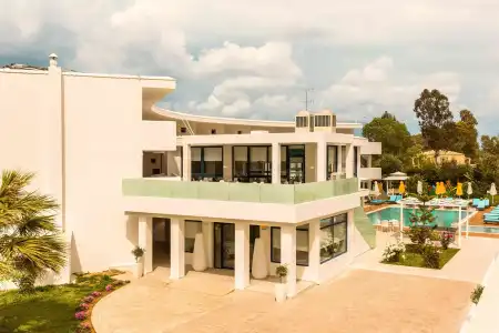 Nasos & Resort - 0
