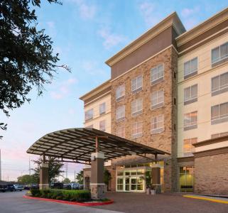 DoubleTree by Hilton Houston Westchase - 25