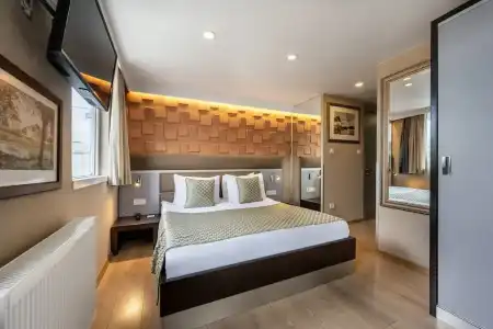 Gallery Residence & - 69