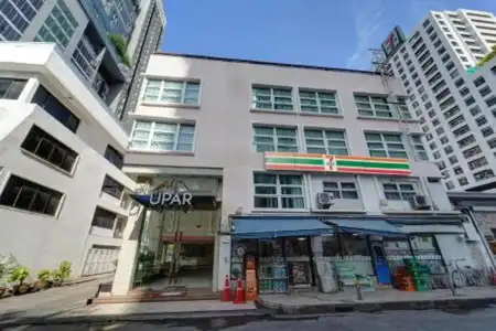 UPARs Sukhumvit 11 Nana - 32