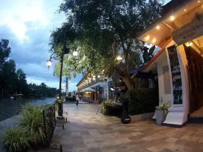 Chuchai Buri Sri Amphawa - 16