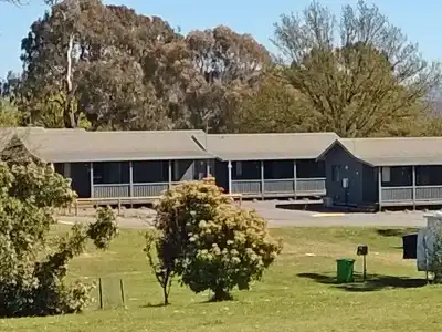 Canberra Carotel Motel - 11