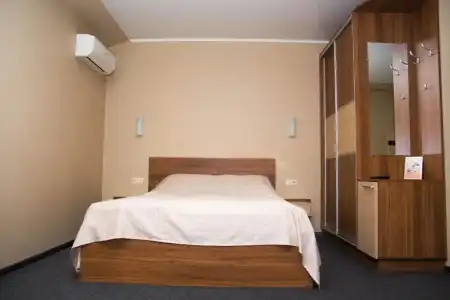 Yuzhnyij Dvorik Apart-Hotel - 91