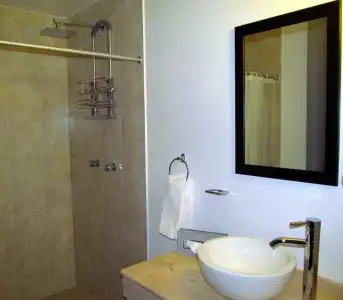 & Suites PF - 7