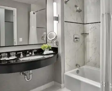 Loews Philadelphia - 76