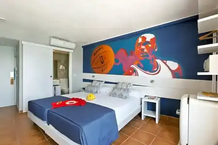 Ryans La Marina - 94