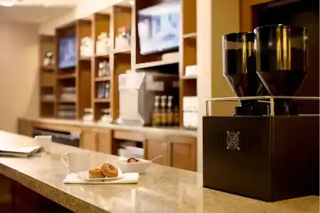 Hyatt Place Lansing - East - 13