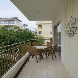 King's Holiday Apartments - 20