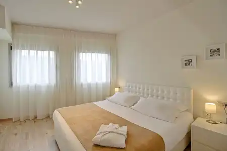 The Rooms - 280