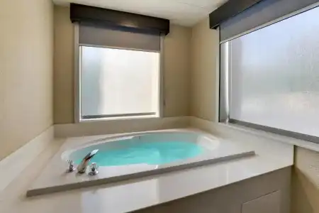 Barrington & Suites - 14