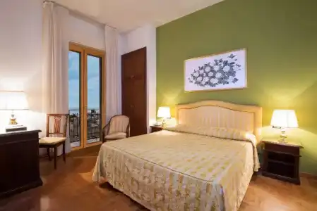 Isabella - 64
