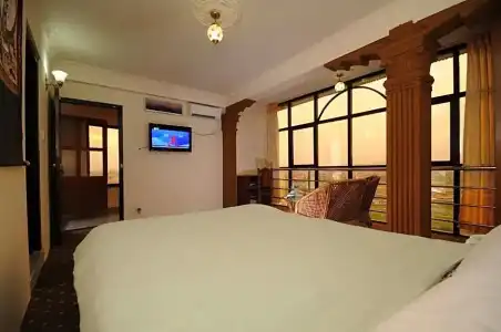 ManoHara - 31
