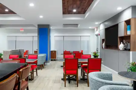 Holiday Inn Express & Suites Florence I-95 & I-20 Civic Ctr by IHG - 22