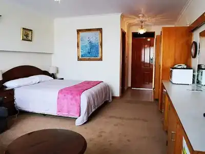 Motel Mayfair on Cavell - 71
