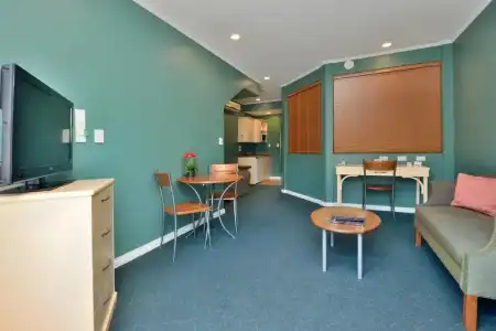 Shoreline Motel - 62