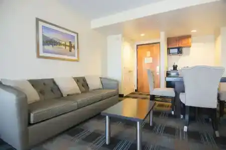 Wingate by Wyndham - Orlando International Airport - 81