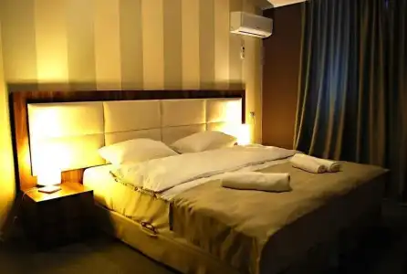 Apart West - 3
