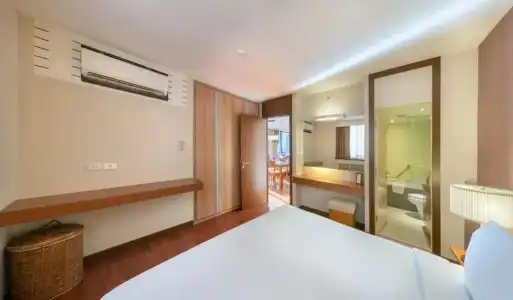 Bandara Silom Suites - 217