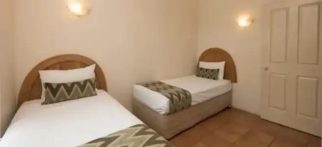 Tropic Towers Apartments - 109