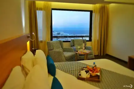 Fredj and Spa - 114