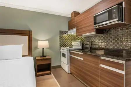 Best Western Plus Burnaby - 44