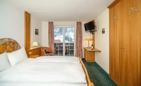Grichting & Serviced Apartments - 129