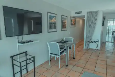 La Promenade - 82