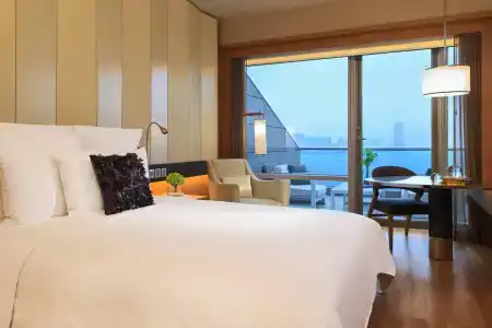 Renaissance Harbour View - 76