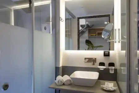 Pearl SeaBreeze Suites - 65
