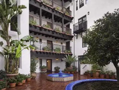 Plaza La Reina - 10