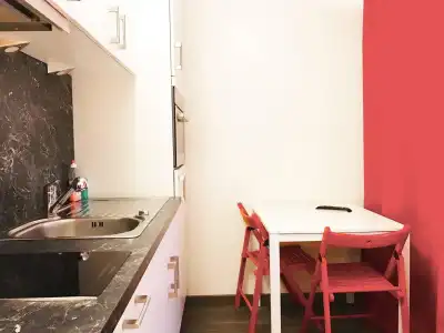 INSIDE FIVE City Apartments - 7