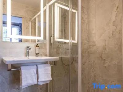 Montcalm - 48