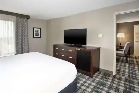 DoubleTree by Hilton - 75