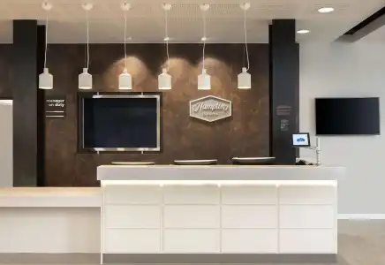 Hampton by Hilton London Excel - 1