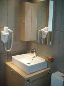 Elements Rooms & Apartments - 8