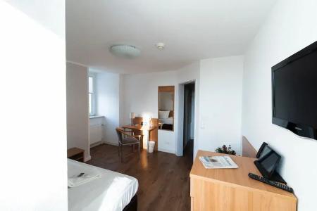 Bernstein Acamed Resort - 15