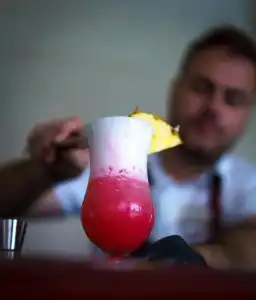 Cosmopolitan - 32