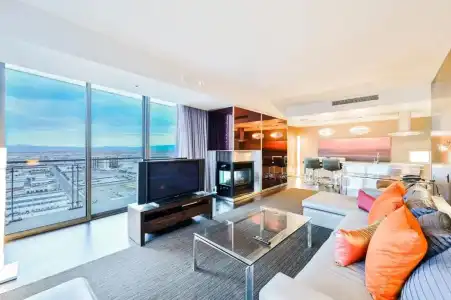 Beautiful Palms Place Suite - 411