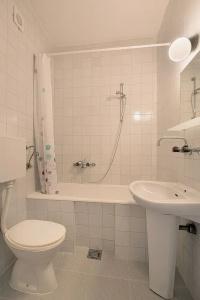 Madra Rooms and Apartments - 78