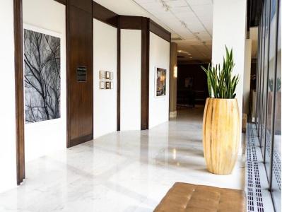 The Whitehall Houston - 16