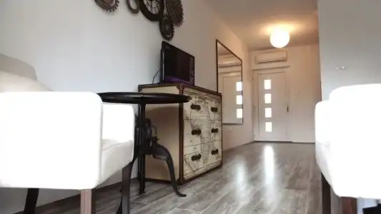 Refresh Boutique Apartments - 14