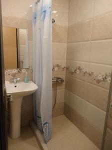 Like Home Guesthouse & Tours - 7