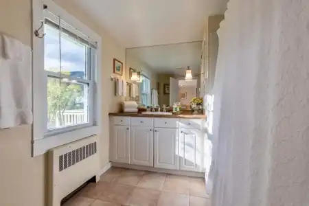 Wilburton Inn - 93
