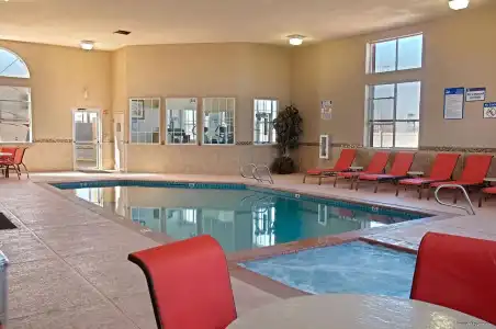 Baymont by Wyndham Lubbock - 10