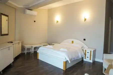 Majestic Apartment - 7