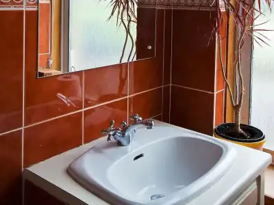 Heriott Park Guest House - 8