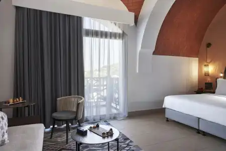 The Cove Rotana Resort - 4